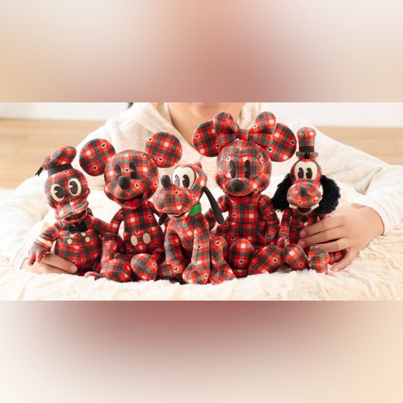 Disney100 Years of Wonder Retro Reimagined Plaid Fleece Plush Collector Set 5pk - Picture 4 of 11